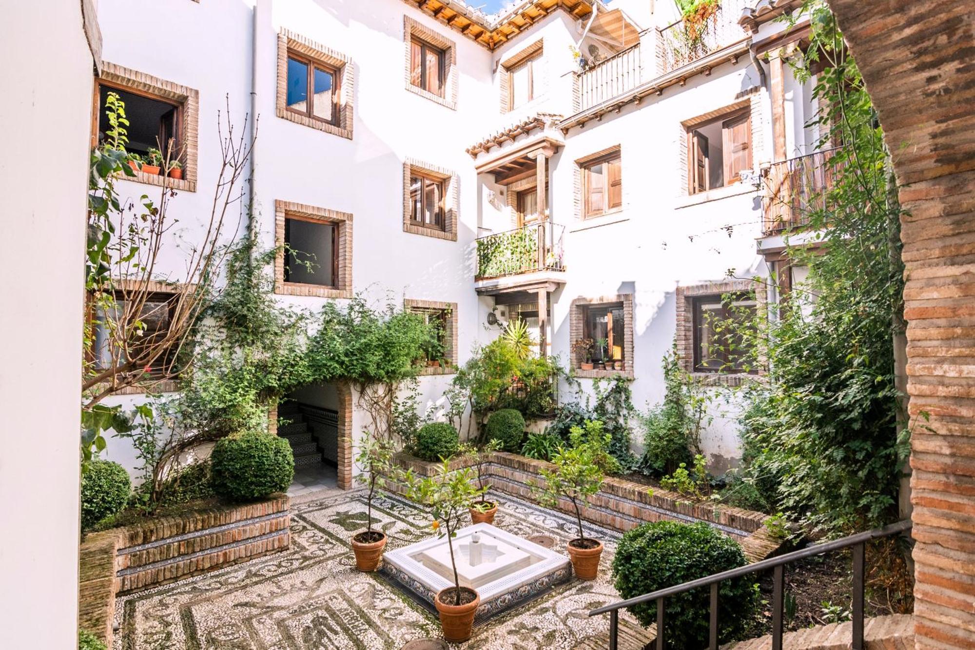 Tuguest Nazari Caldereria Apartments - Free Parking Granada Exterior photo